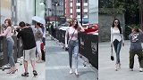街拍美女：和姚笛很像的成都机车女人，气质这块就没输过姚笛