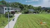 张子枫拎行李跟黄磊告别：接下来路由我自己走！妹妹长大了
