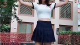 小姐姐的踢脚舞和配音真的很搭配