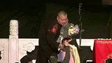 孙越台上表演笑喷岳云鹏网友调侃“小岳岳牌加湿器”
