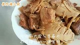 五花肉和它一起做，春天不可错过的美食，鲜嫩香浓吃不够