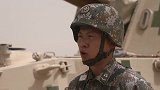 西北戈壁多装备实弹射击 检验官兵实战能力