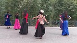 紫竹广场舞《又见山里红》经典歌曲，美丽舞蹈，杜老师领舞