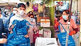 向佐亲自给市民发口罩，与郭碧婷分居两地不能相见，很担心对方