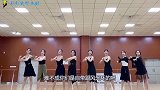 爆笑：被小姐姐放荡不羁的姿势深深吸引了