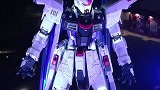 陆家嘴有着震撼全国的灯光秀，高达18米1:1的高达机械灯光秀你可见过？上海自由高达动起来了上海航拍高达