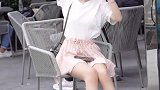 杭州街头拍到一位美女，好可爱的小姐姐，是心动的感觉