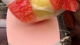 机智的剥柚子