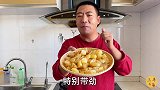 焦香土豆做法，切块煮至七成熟，加入黄油盐，入炉烤至金黄香酥