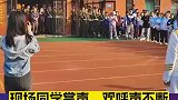 某中学运动会开幕式，高二某班级同学上演精彩街舞
