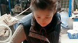 爆笑：吃货妹子看到什么了，口水流那么多