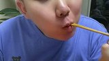 半夜偷吃牛奶麻辣烫美食