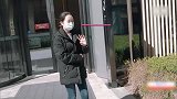 林允送花被客户夸害羞，风中头发凌乱依然美，王鸥：有舒淇的范！