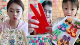 美女直播吃彩色卡通巧克力，看着真过瘾，是我向往的生活