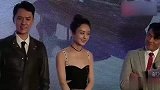 冯绍峰眼神一投过来，赵丽颖就会害羞闪躲，害羞了！
