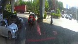 车祸版一虎杀两羊这是个高手