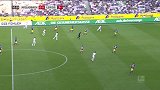 第12分钟门兴格拉德巴赫球员扎卡里亚射门