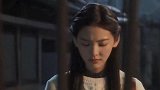 章若楠素颜现身，开衫搭卷边牛仔裤配甜美元气