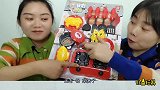 趣味“梦幻厨房过家家糖果玩具”，锅碗瓢盆鱼虾蟹，咣当造起来