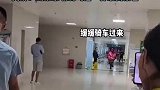 八十岁高龄的老专家风雨无阻来上班