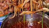 成都网红串串店马路边边，福州也有分店了
