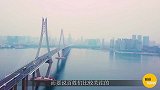 广东的一座“宜居”城市，地处三省区交汇处，素有“港城”之誉