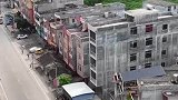 四兄弟在一起建房子，房子为何要建得这么窄