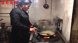 徐州铜山美女自学当大厨，因菜烧的好吃，许多外地人驱车光顾