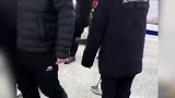 长春地铁安检员未将仪器围绕乘客检查，而对着空气画圈？官方回应