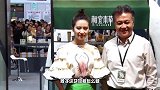 羡慕刘诗诗的天鹅颈一件V领就够了