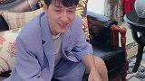 您的白总已上线，请注意签收！#搞笑夫妻 @白十八很皮