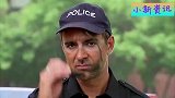 国外恶搞：两个警察太奇葩了，晒太阳除了头还晒了另一个地方
