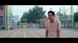 李老师为了防止她的豪车被淋湿，做了这件事