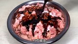 爱吃香肠的要收藏，教你在家灌鸡肉香肠，比猪肉香肠省钱又好吃
