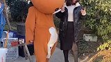 居然还有心思喝！