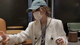 工作再累总不能不做吧 感情在假总不能不碰吧 家再远总不能不回吧 我的意思是 人生这道题怎么选都有遗憾