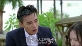美女泳池溺水，男子把她救上岸，直接做人工呼吸！
