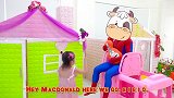 儿童游戏：妈妈戴上小猪小狗小熊面具，一起唱歌跳舞