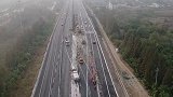 北京12条高速公路因降雪浓雾封闭