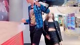 这是什么操作小姐姐太厉害了吧