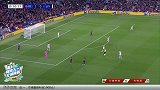 快乐足球？利物浦后场解围弹回禁区 阿利松篮球式动作戏耍梅西