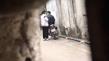 实在不行就回家去吧，亲眼目睹你们在巷子里恋爱，真的难受！