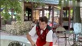 国外恶搞，服务员把客人点的鱼生端上来，但客人敢吃吗？