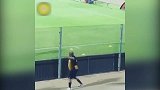 中超-全世界最欠打球迷就是他 小胖哥惟妙惟肖模仿球员简直太贱-专题