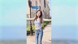 目望靓女特别酷，柔美秀发如瀑布