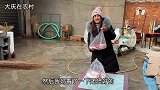 冬至到了，一家人围一起吃饺子，摆满了一大桌，真像饺子宴啊