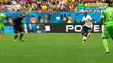 世界杯-14年-《巴西快线》：马图伊迪黑脚毫不留情 重伤奥纳齐脚踝变形-新闻