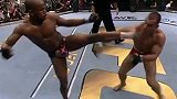 回首掏！UFC这招反手重拳KO令人防不胜防