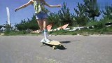 极限-17年-养眼！长发女神滑板炫技6的飞起 满屏都是大长腿-专题