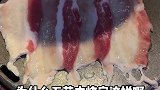 这肉这么地道吗，骨髓都烤出来啦